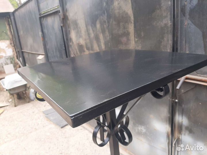 Ритуальные столы и скамейки