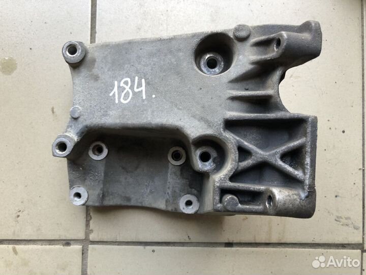 Кронштейн двигателя Ford Focus 3