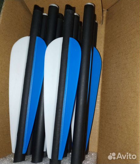 Болты для арбалета с бело голубым оперением 6шт