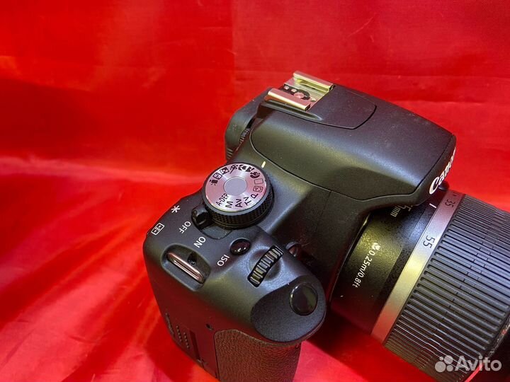 Зеркальный фотоаппарат Canon 500D