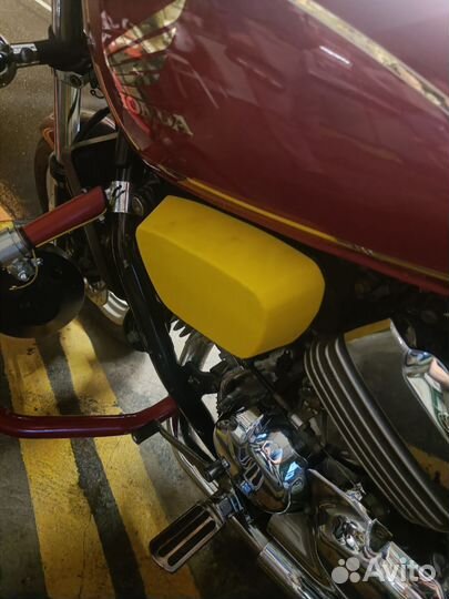 Боковые крышки карбюратора Honda VF750c Magna