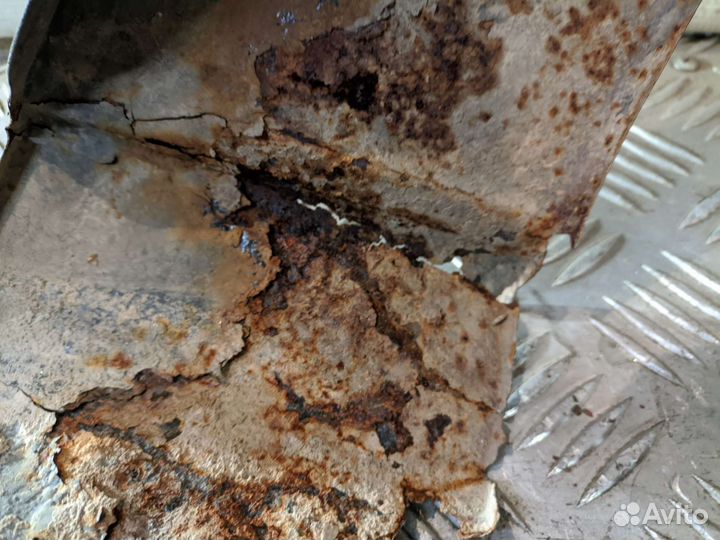 Крыло левое ford focus 1