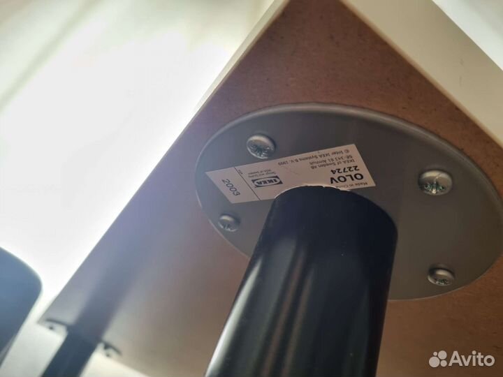 Компьютерное кресло IKEA и стол 120 х 60 см