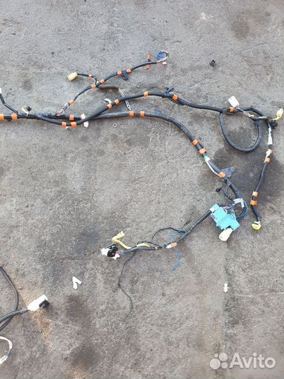 Проводка салона лев. Lexus RX330