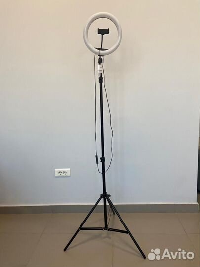 Кольцевая лампа 26 см