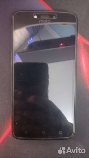 Телефон moto c+