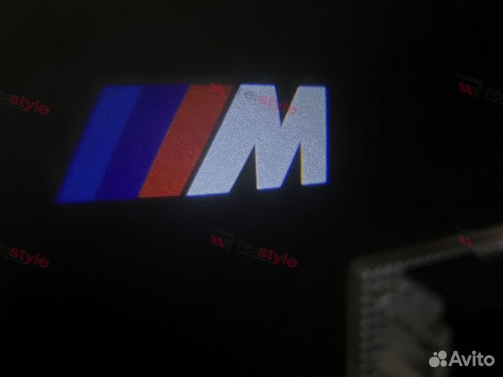 Проекция логотипа BMW на двери Тип 2