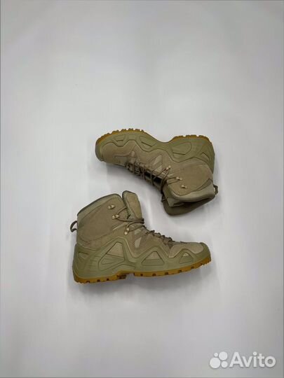 Трекинговые ботинки lowa средние