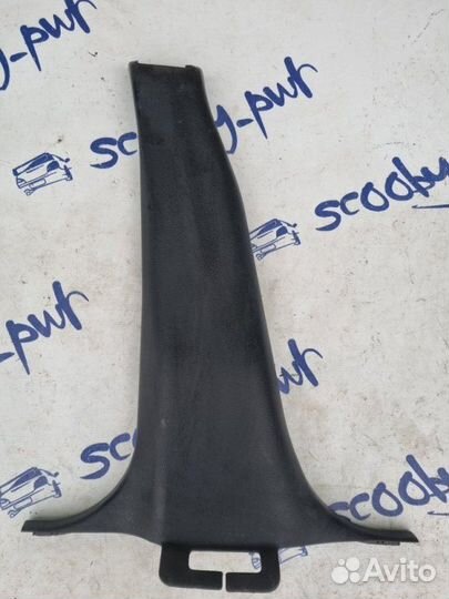 Накладка центральной стойки левая Subaru Impreza