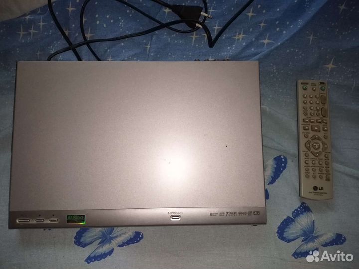 DVD плеер LG dke574xb