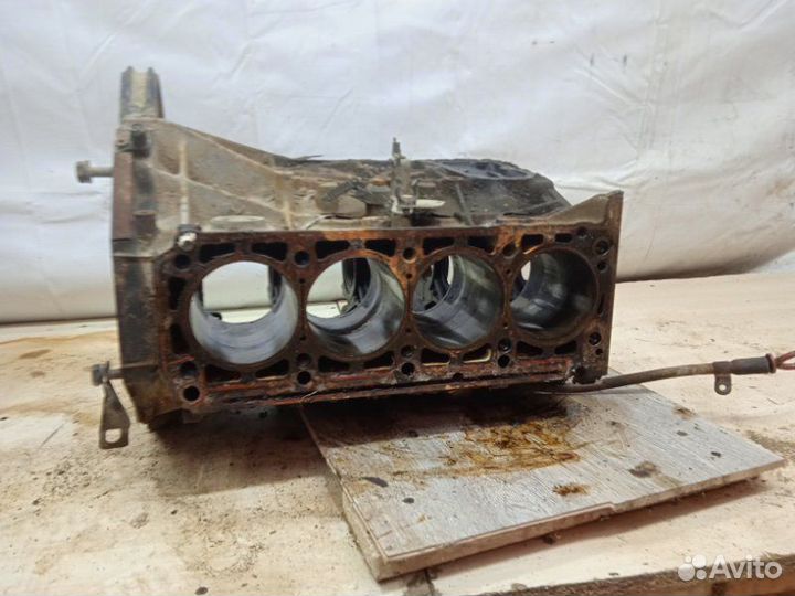 Блок двигателя Mercedes-Benz E-Class W124 M111