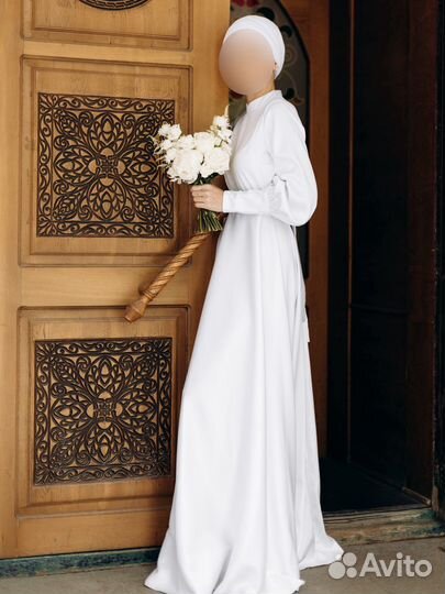 Платье на никах