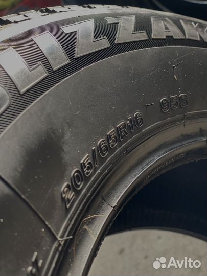 Bridgestone Blizzak Revo GZ 205/55 R16 95S