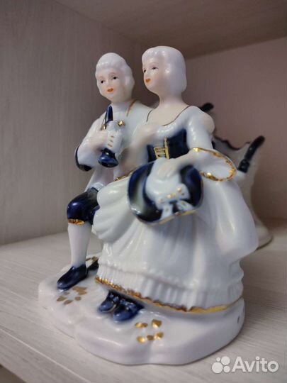 Статуэтка фарфор влюбленная пара