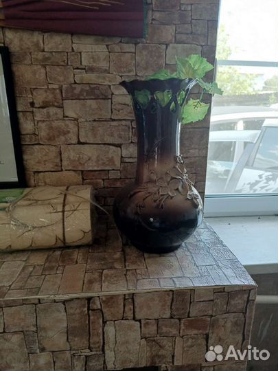 Вазоны и статуэтки