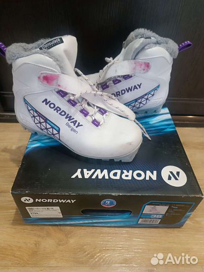 Лыжные ботинки