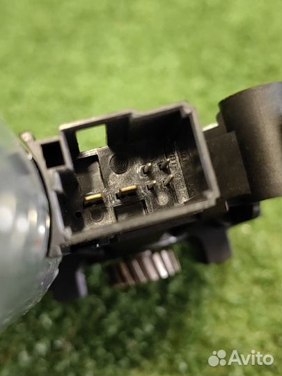 Моторчик панорамной крыши Volkswagen Touareg CR7