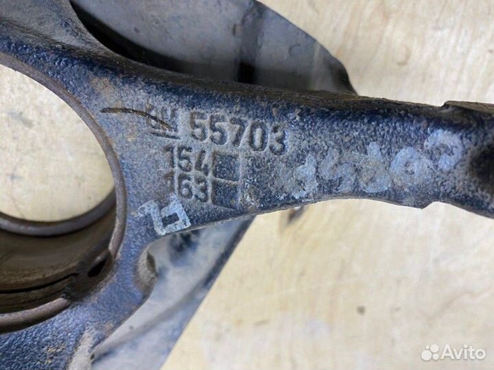 Поворотный кулак передний левый Opel Corsa D