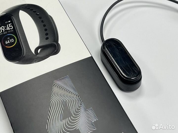 Фитнес-браслет Xiaomi Mi SMART Band 4 с ремешками
