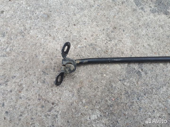 Упор капота Kia Sportage 3 SL G4KD