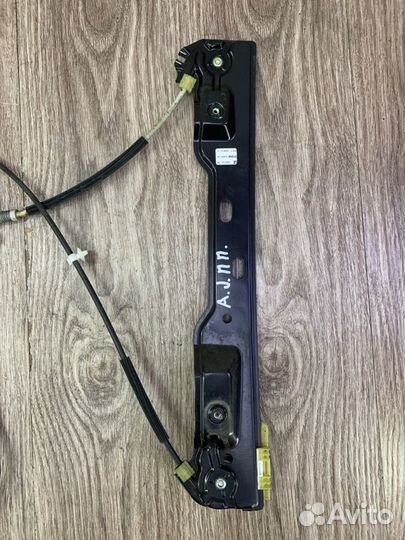 Стеклоподъемник передний правый Opel Astra J