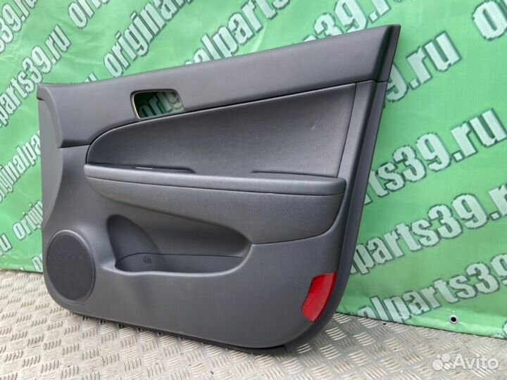 Обшивка салона передняя правая Hyundai I30 1 FD