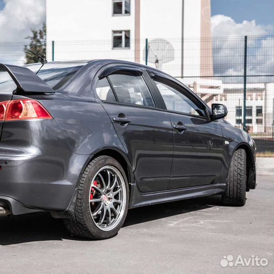 Накладки на пороги 2.0 Митцубиси Лансер 10