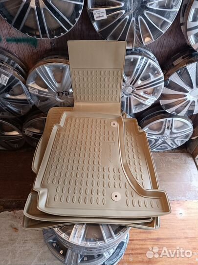 Бежевые коврики на Фольксваген Туарег/2002по2010г