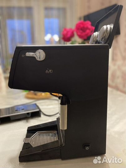 Кофеварка рожковая delonghi ECP33.21, черный