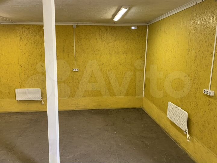 Гараж, > 30 м²