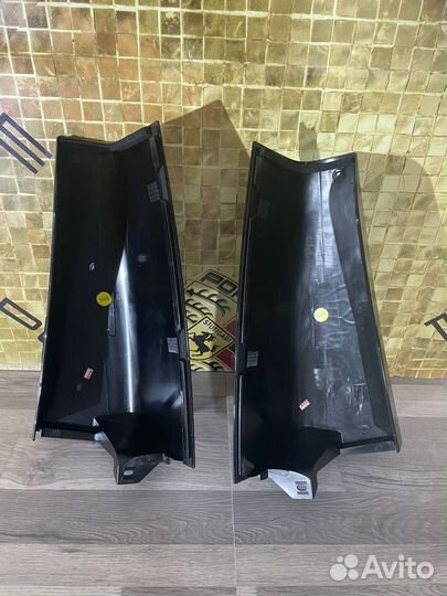 Накладка стойки на Skoda Yeti 13-18 новая оригинал