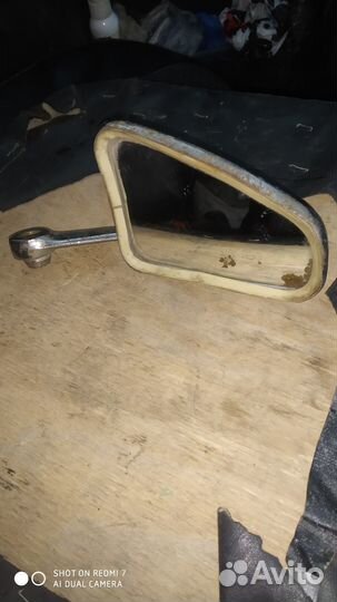 Зеркало заднего вида