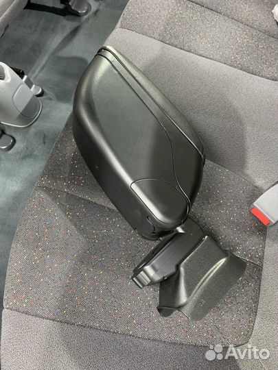 Подлокотник hyundai accent