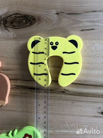 Фиксатор, блокиратор двери, ограничитель двери