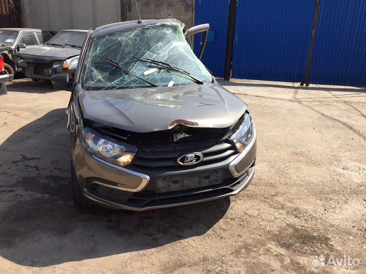 В разборе LADA granta fl 2021г пробег 15000км