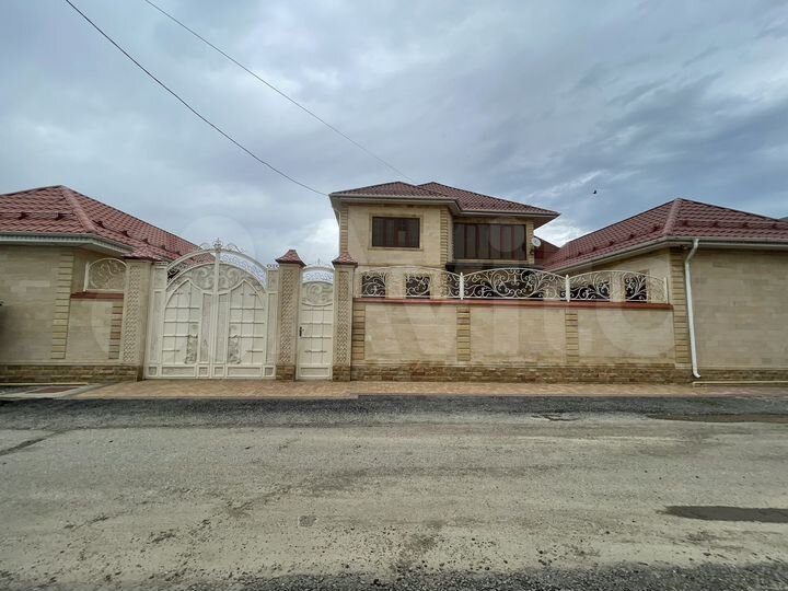 Дом 367 м² на участке 9 сот.