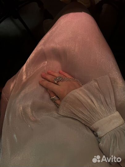 Длинное платье в пол с длинным рукавом