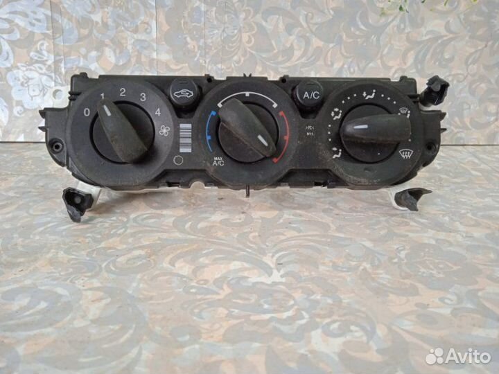 Блок управления климат-контролем Ford Focus 3 pnda