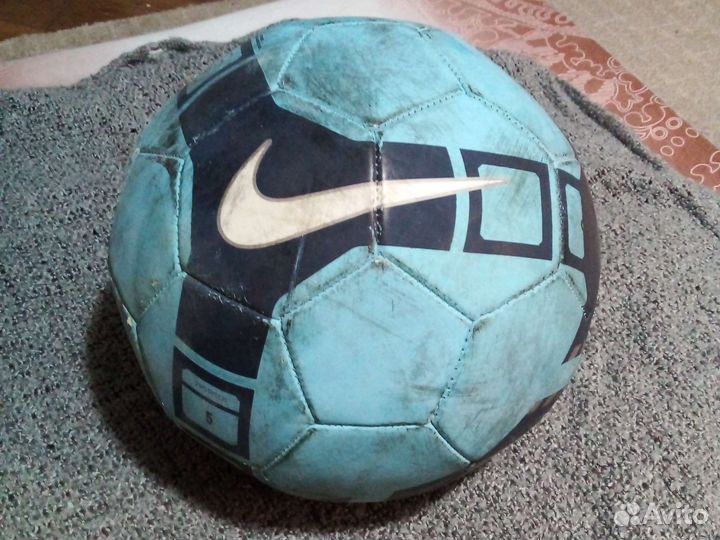 Футбольный мяч