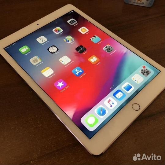 iPad pro 9.7wi-fi +cellulare