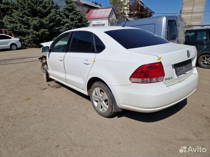 В разборе Volkswagen Polo 5 Седан 1.6 cfna МКПП