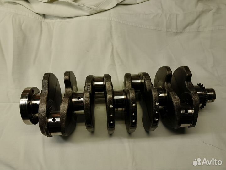 Коленвал VAG 2,0 TDI BKD 038105021AE