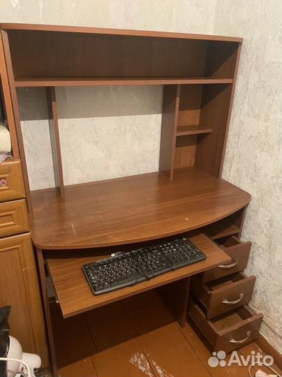 Компьютерный стол