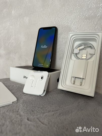 Телефон iPhone 11 64g