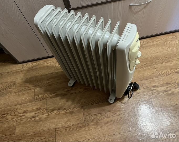 Масляный обогреватель Vitek VT-1709 W