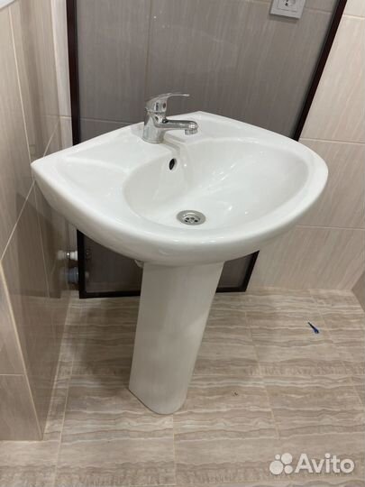 Раковина в ванную бу