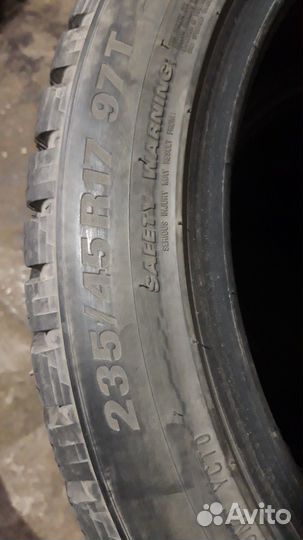Marshal WinterCraft Ice WI31 235/45 R17
