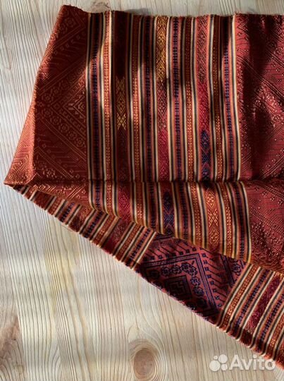 Шелковый палантин