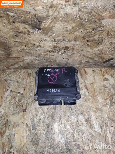 Блок управления двигателем Toyota