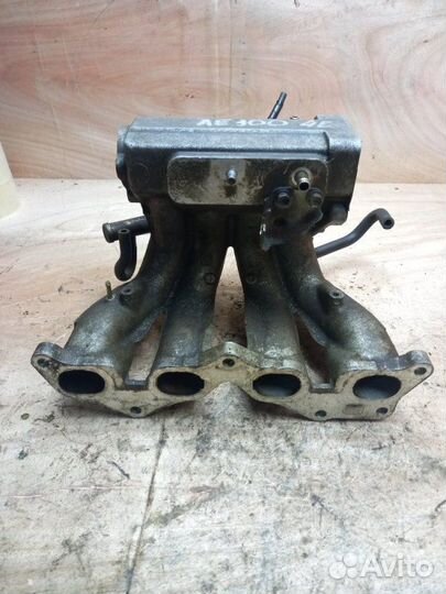 Коллектор впускной Toyota Corolla EE101 4EFE